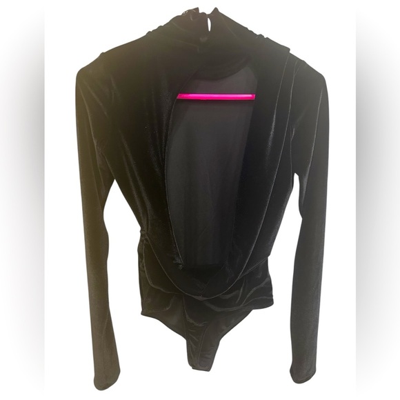 ALIX New York Black Velvet Mock Neck Long Sleeve Bodysuit Size Small - Picture 1 of 6